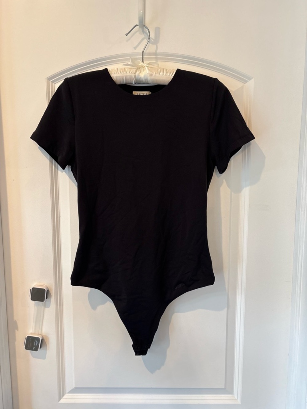 ARITZIA BABATON CONTOUR CREW SHORT SLEEVE BODYSUIT BLACK LARGE
